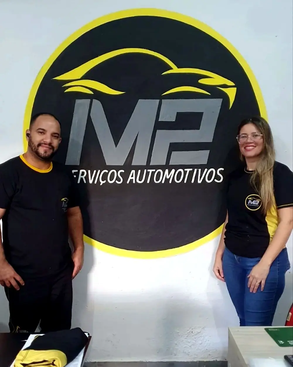 Matheus e Keth, da M2 Serviços Automotivos